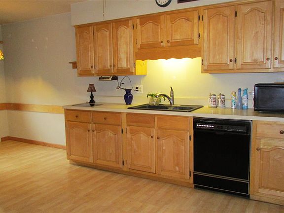 4th image of 1104 Parkside Dr