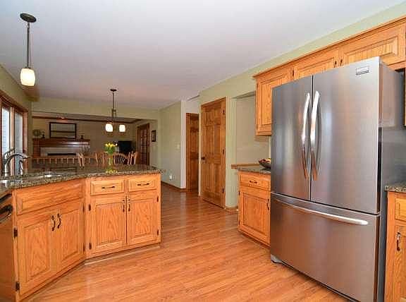 Spacious kitchen with stainless appliances!