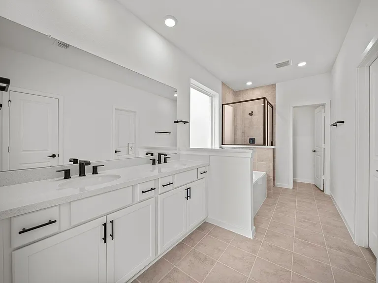 21643 Lampeter River Ln — Photo 15