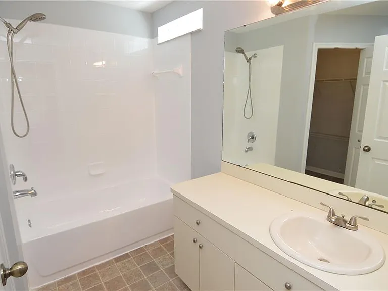 11116 Lake Tahoe Dr — Photo 23