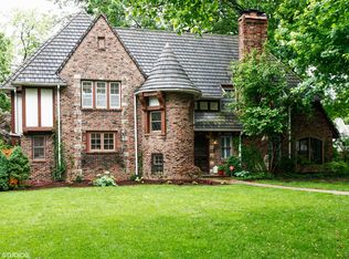 411 W 56th St, Kansas City, MO 64113