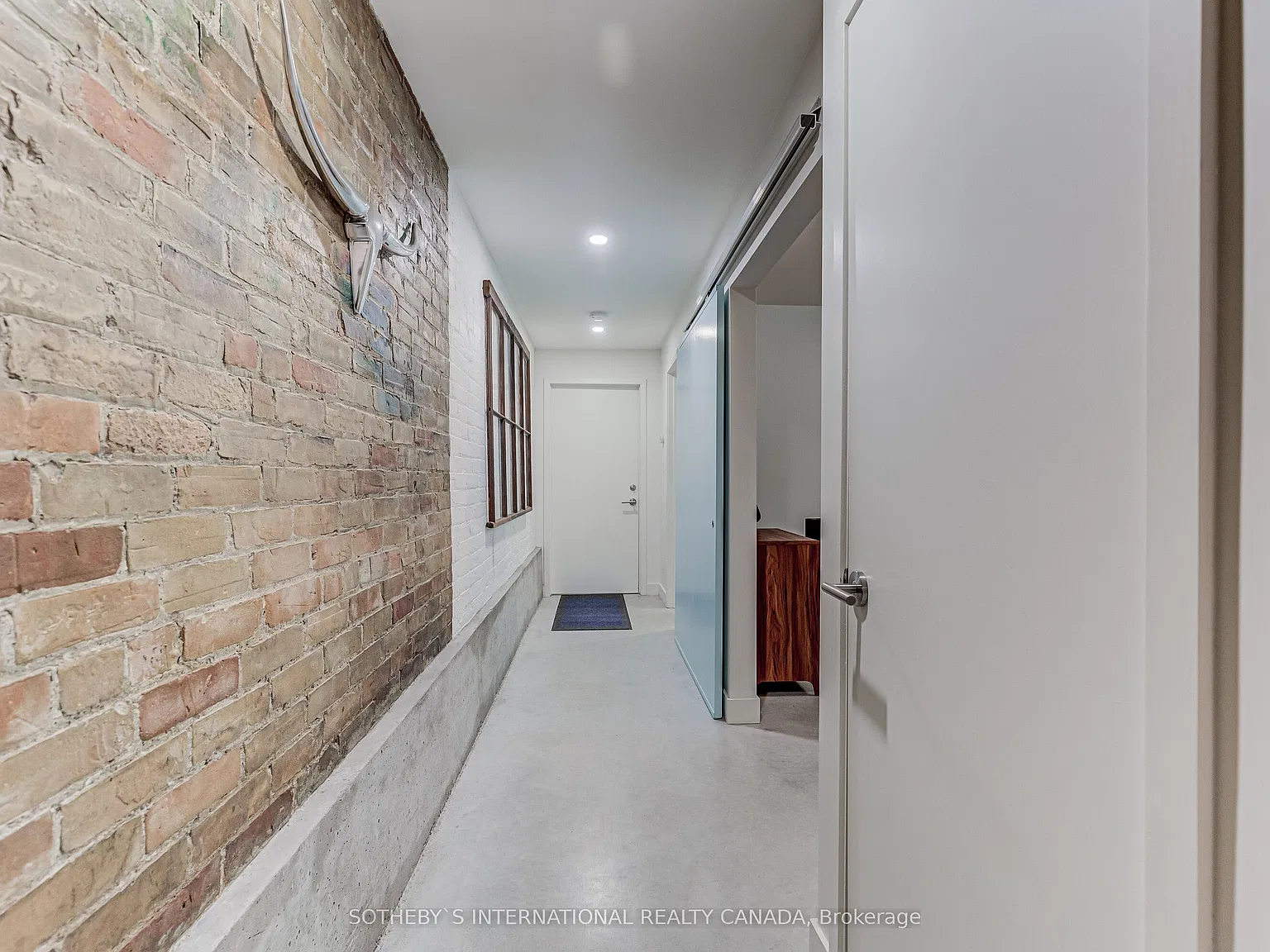 1 bed, $2,400 — Photo 3