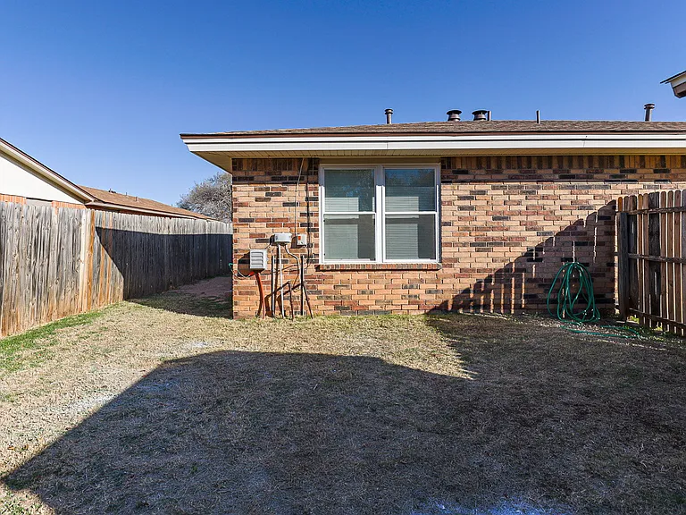 8214 Vernon Ave #B — Photo 27