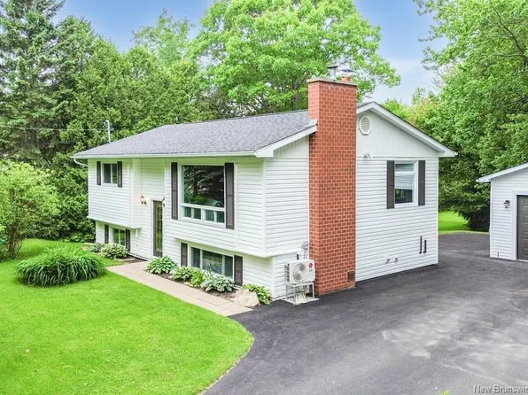 28 Christopher Dr, Burton, NB E2V 3H7