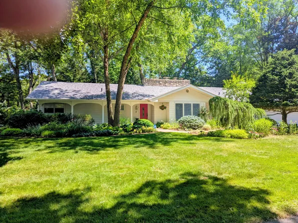 202 Jackpine Dr, Michigan City, IN 46360