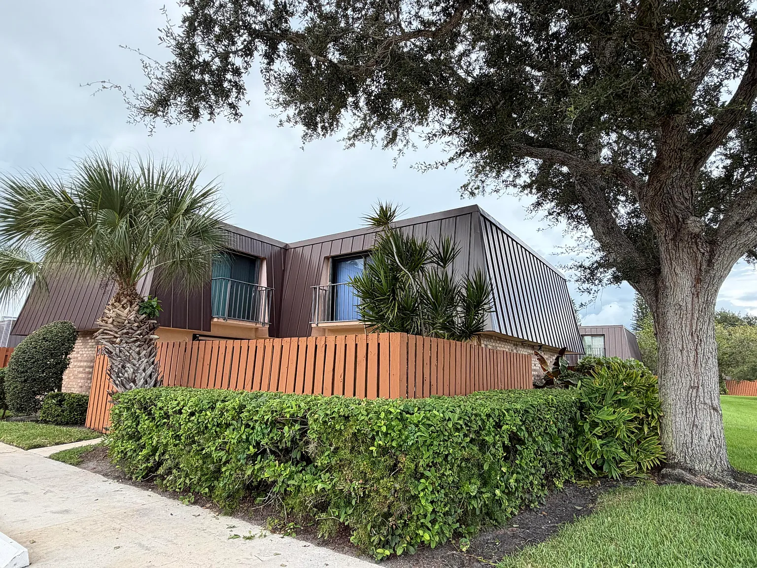 2 bed, 2.5 bath, 1288 sqft, $2,200 — Photo 2
