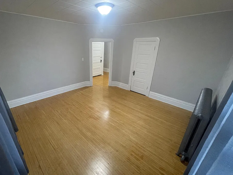 334 4th Ave #2