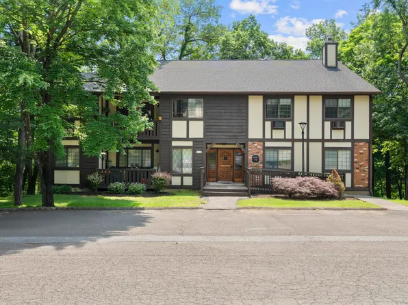 8 Carlisle Court #8, Brookfield, CT 06804