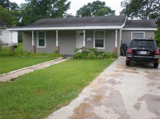 3049 Graves Ave, Groves, TX 77619