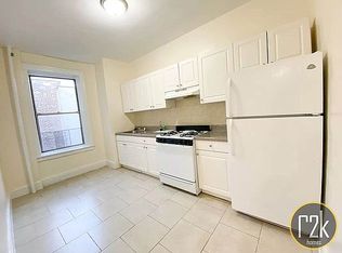 20-75 38th St #4A, Astoria, NY 11105