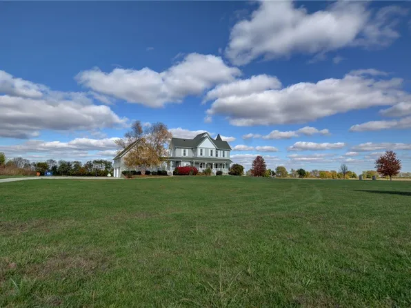 1094 County Road 2135n, Lovington, IL 61937