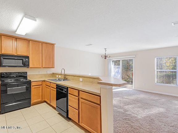 5th image of 836 S Black Cherry Dr