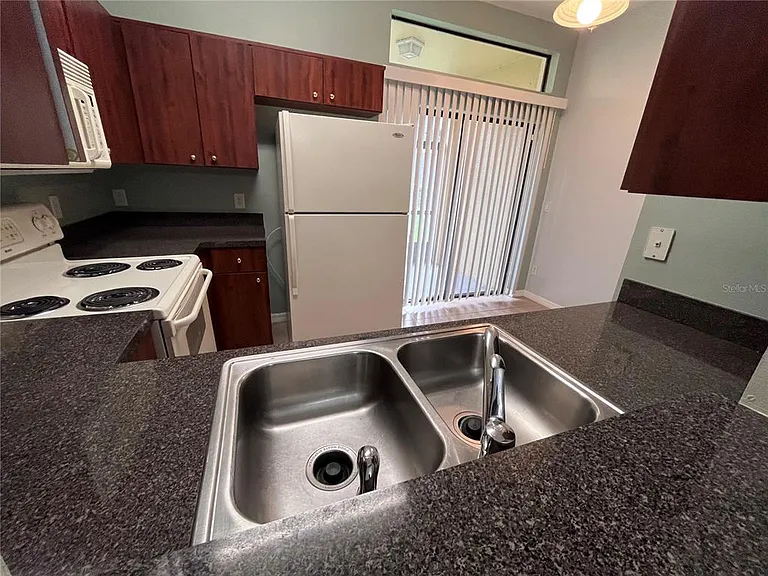 6007 Scotchwood Gln #31 — Photo 5