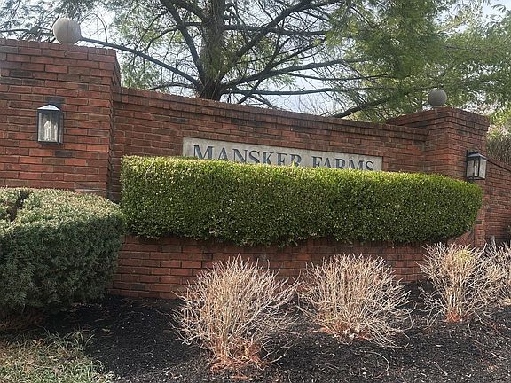 2nd image of 142 Ridgeview Trce