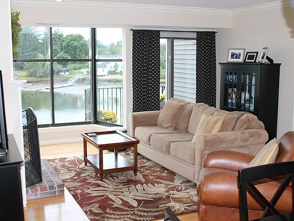 Open concept living / dining