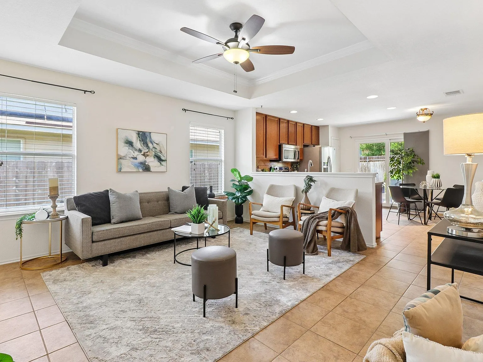 3 bed, 2.0 bath, 1203 sqft, $1,850 — Photo 3