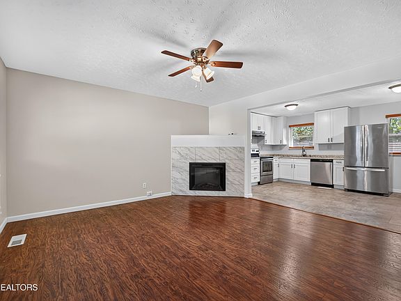 4th image of 134 Pine Ridge Ln