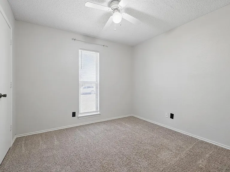 338 Edgewood Dr — Photo 21