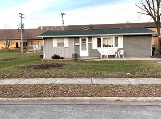 147 E 5th St, Manteno, IL 60950
