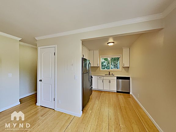 4th image of 315 Beemer Ave APT 6
