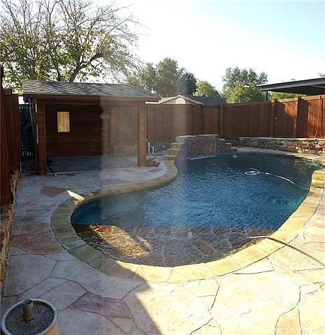 2nd image of 2524 River Oaks Ln