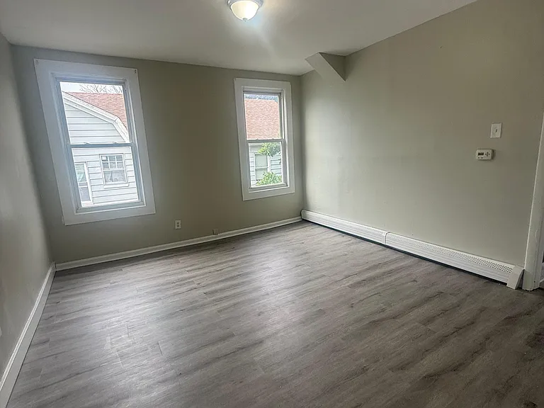 27-29 N Munn Ave #2F — Photo 2
