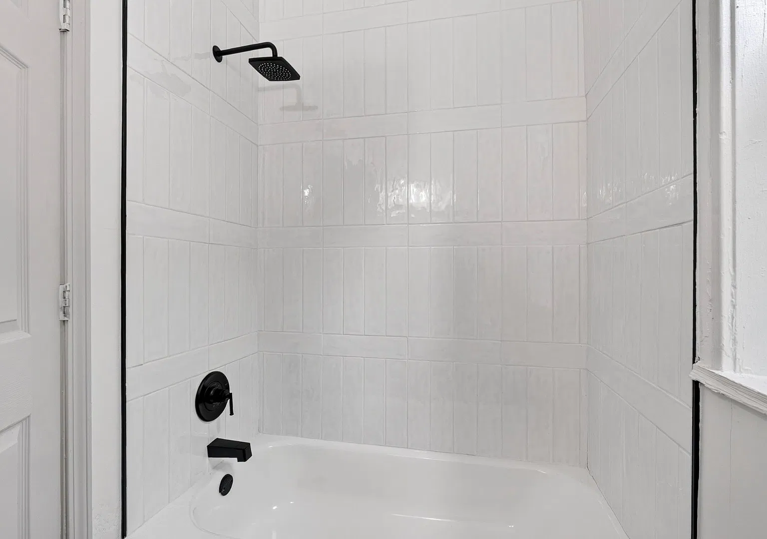 Spacious 2-Bedroom Unit with Modern Updates in Carondelet! — Photo 3