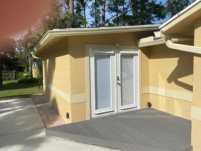 Studio, 550 sqft, $2,200 — Photo 2