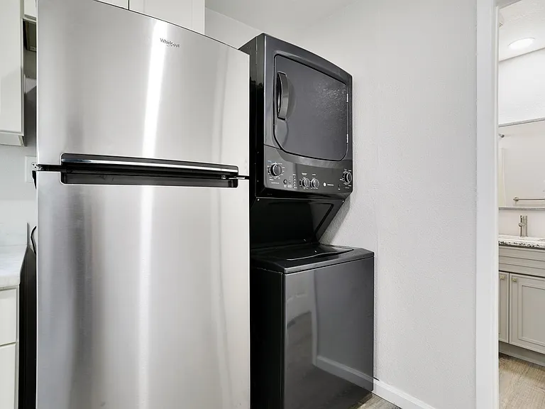 88 W 7th St #2 — Photo 22
