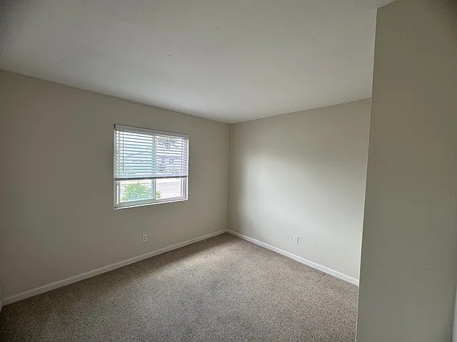 1448 Pleasant St — Photo 20