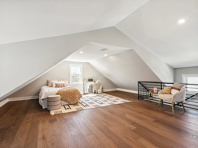 933 Henry Ave — Photo 35