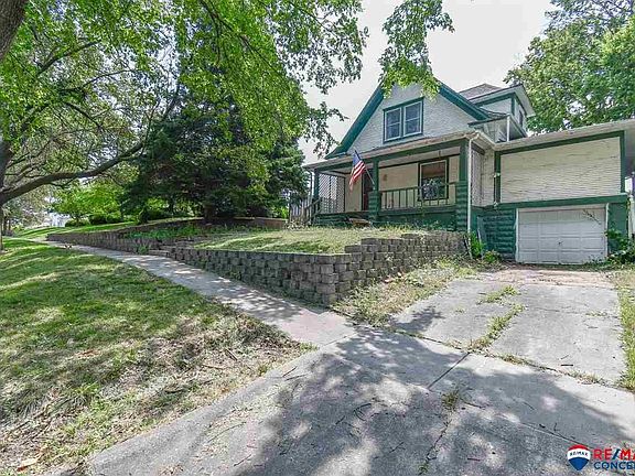 2nd image of 4707 Hillside St