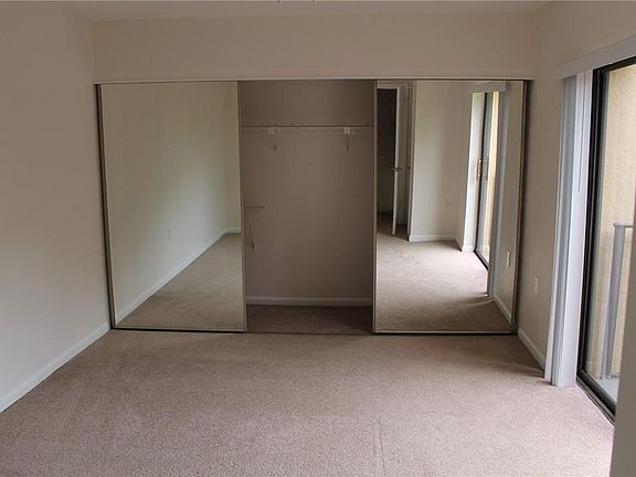 4th image of 4069 Wimbledon Dr #4069