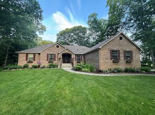 216 E Kellerwood Ct, Kouts, IN