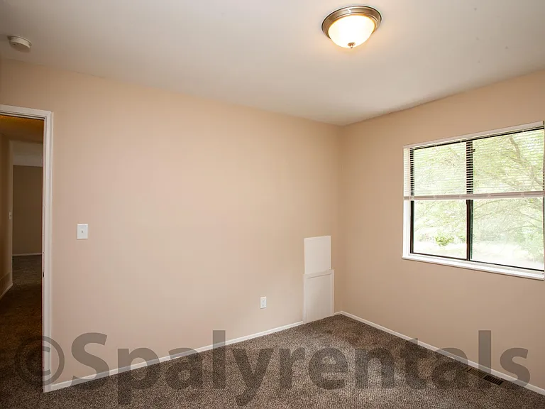 2136 Winewood Ave — Photo 13