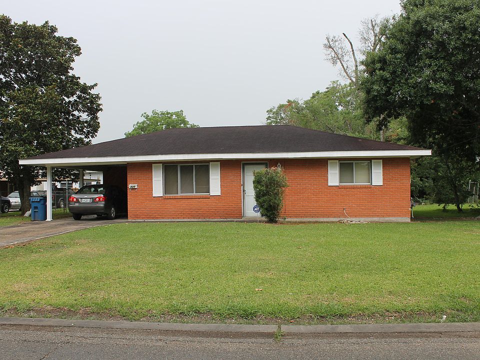 1st image of 429 Pecan St