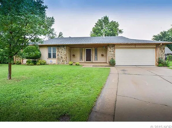 8807 E 62nd St S, Tulsa, OK 74133