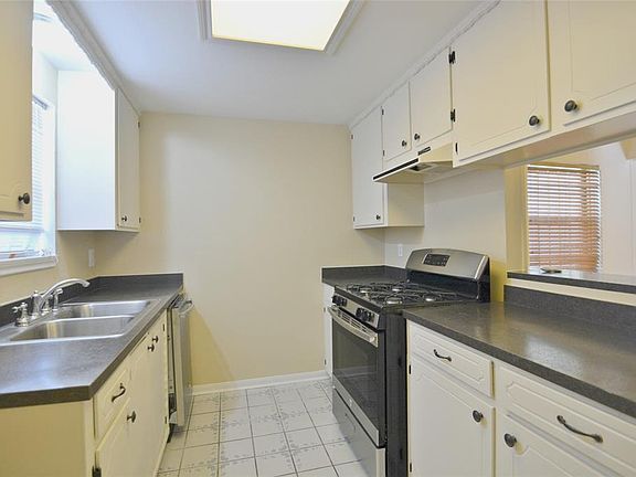 3rd image of 7211 Willowtex Dr