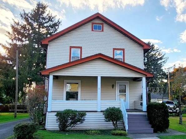 17 Concord St, Johnson City, NY 13790