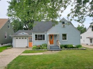 98 Lyndale Ct, West Seneca, NY 14224