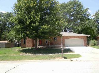 1619 N Callahan Dr, Wichita, KS 67212