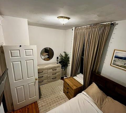 5th image of 2273 Steinway St APT 6