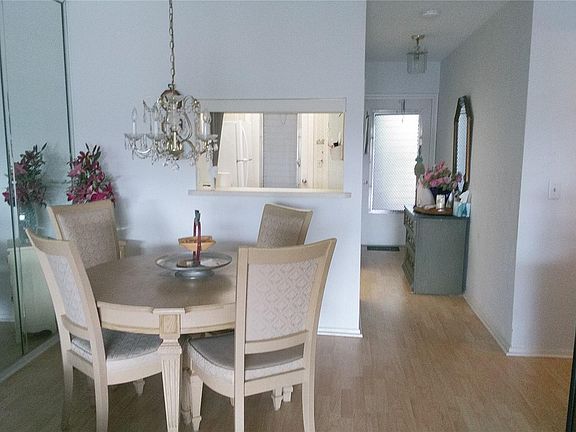 3rd image of 465 Paradise Isle Boulevard #306