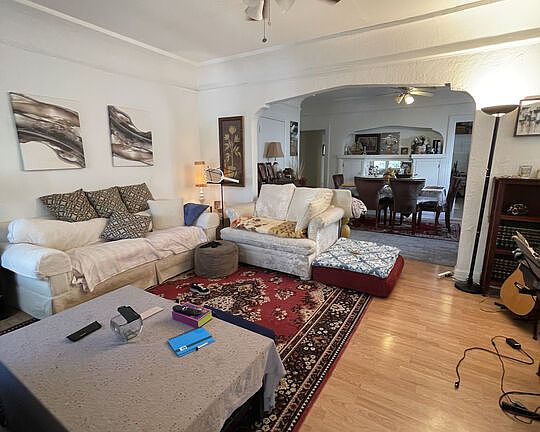 3rd image of 433 N Norton Ave