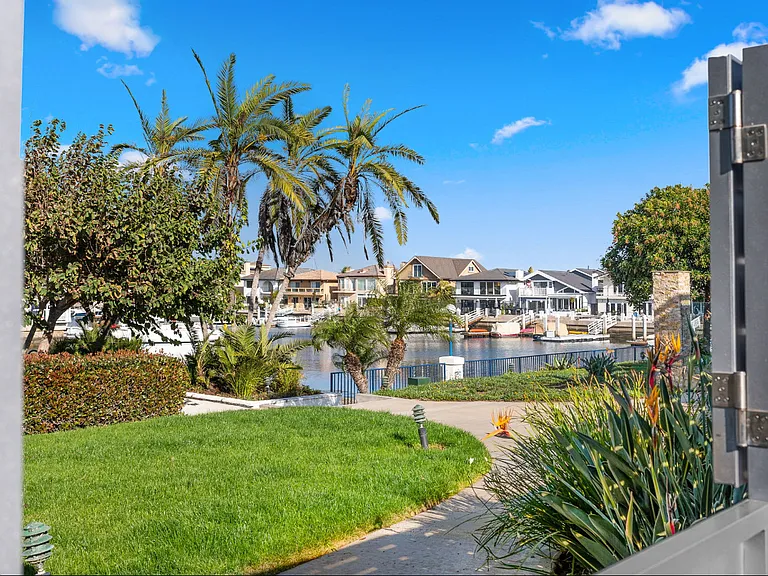 7 Gingertree Ln — Photo 26