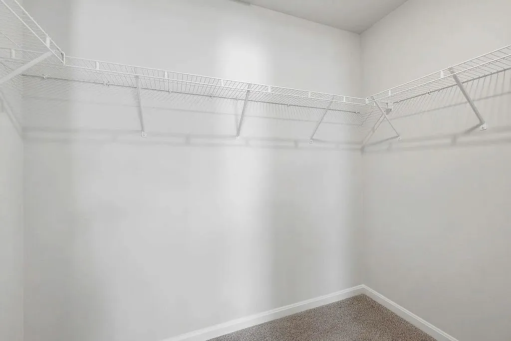 4 bed, 3.5 bath, 1889 sqft, $2,390 — Photo 2