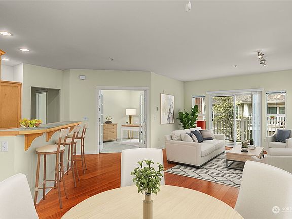 4th image of 22627 NE Alder Crest Drive #204