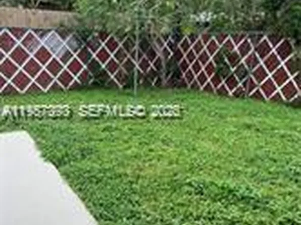 300 SW 9th Ave #2, Hallandale, FL 33009