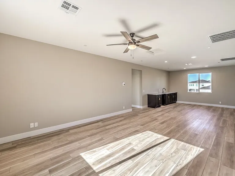 724 Naples Ave — Photo 17