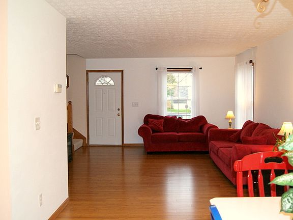 4th image of 340 Meadow Ash Dr